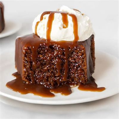  Sticky Toffee Pudding: Một món tráng miệng ngọt ngào và êm ái như một bản tình ca ru ngủ vị giác của bạn!